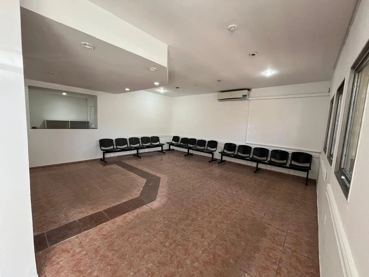 CASONA CON 12 PRIVADOS!! IDEAL EMPRESAS O CLINICAS!!
