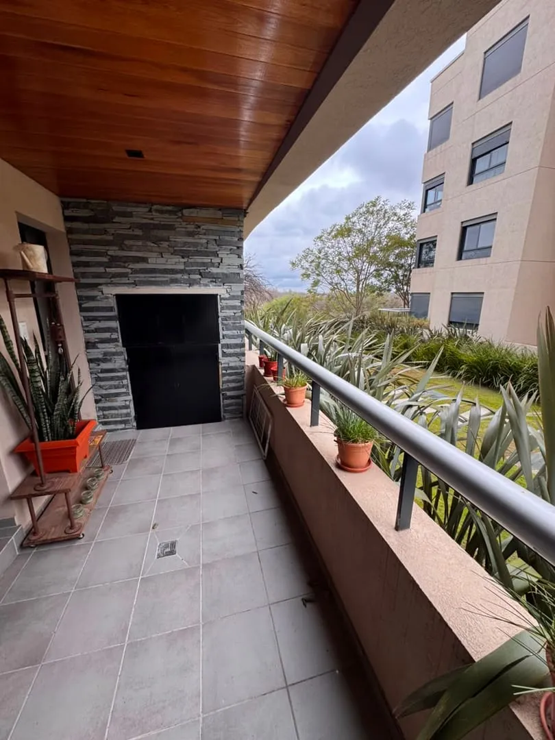 Espectacular departamento de 1 dormitorio en complejo Livette con cochera
