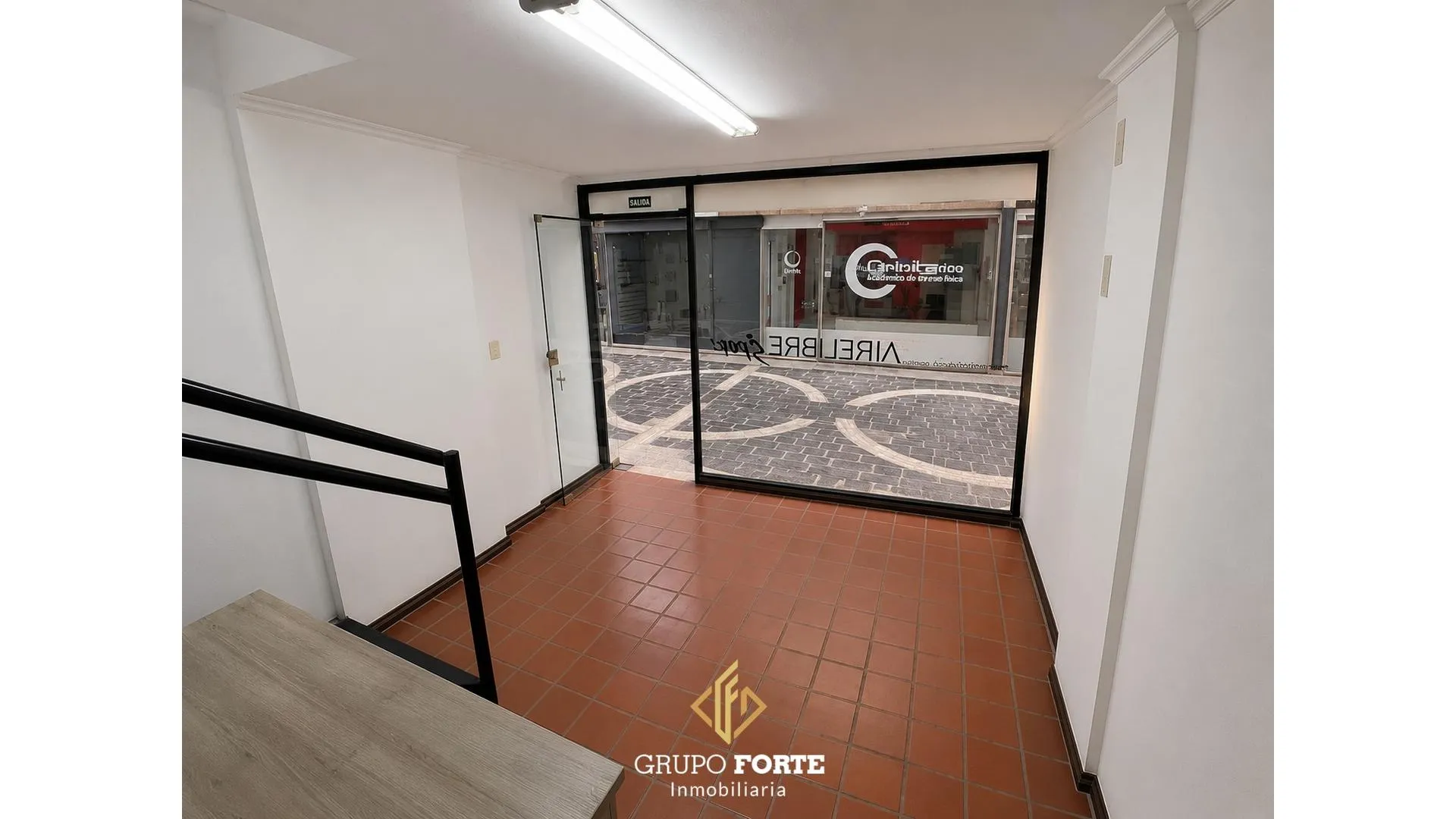 LOCAL COMERCIAL - GALERIA JARDIN
