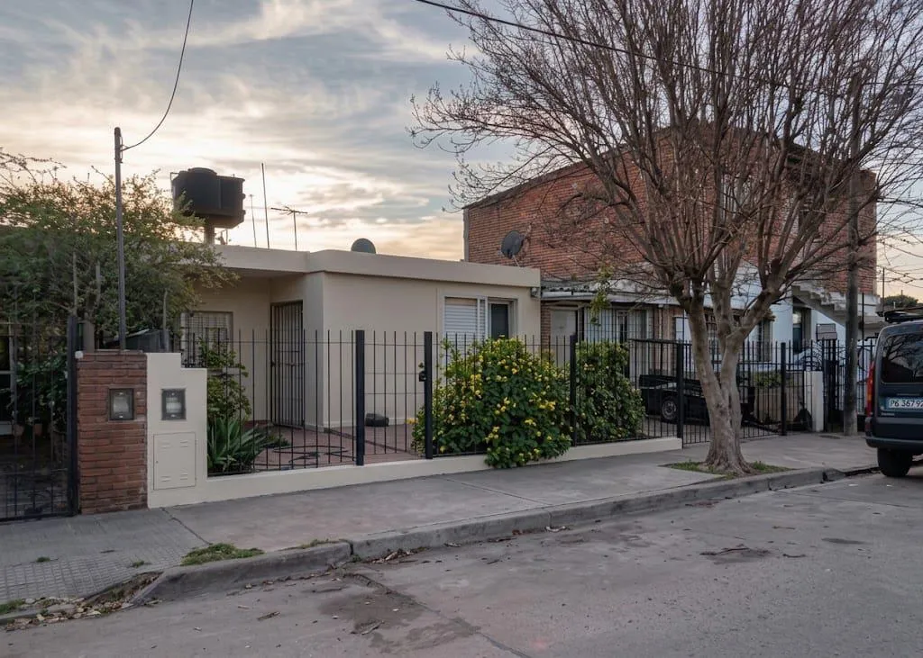 VENTA  CASA DE 3 DORMITORIOS EN BARRIO DON BOSCO