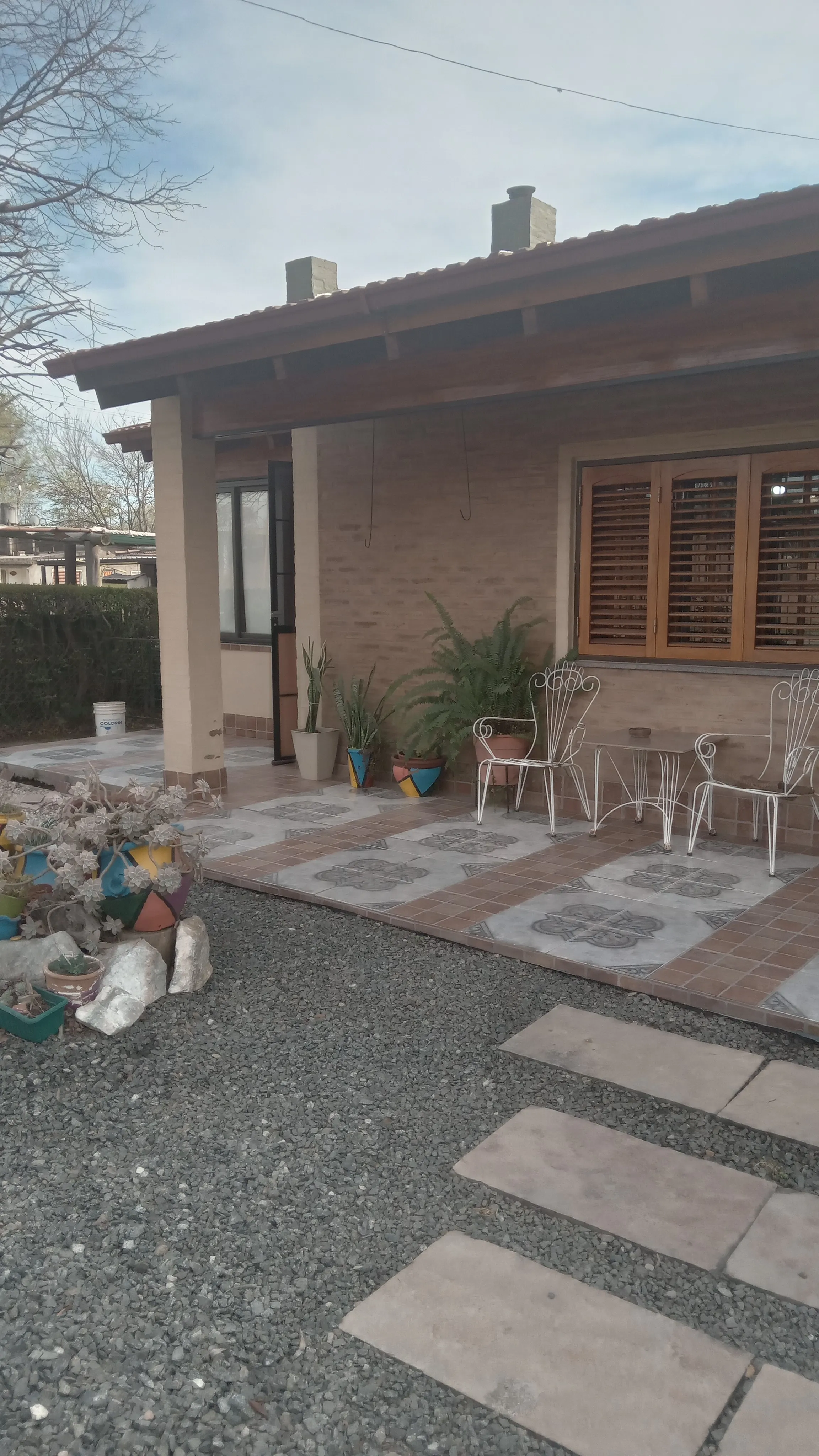 CASA EN VENTA - 2 DORM - 220M2 - PILETA y COCHERA DOBLE - SANTA CRUZ DEL LAGO