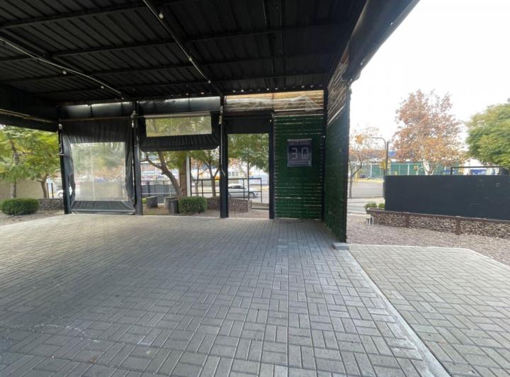 Local comercial · 200m²