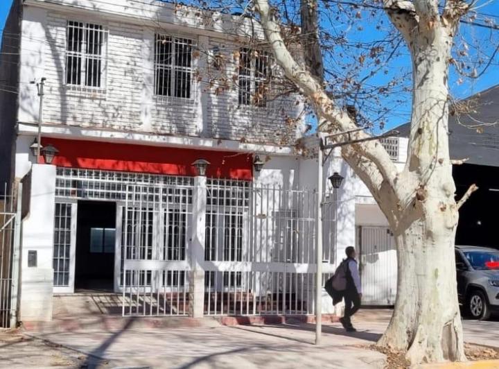 Local comercial · 220m² · 2 Ambientes