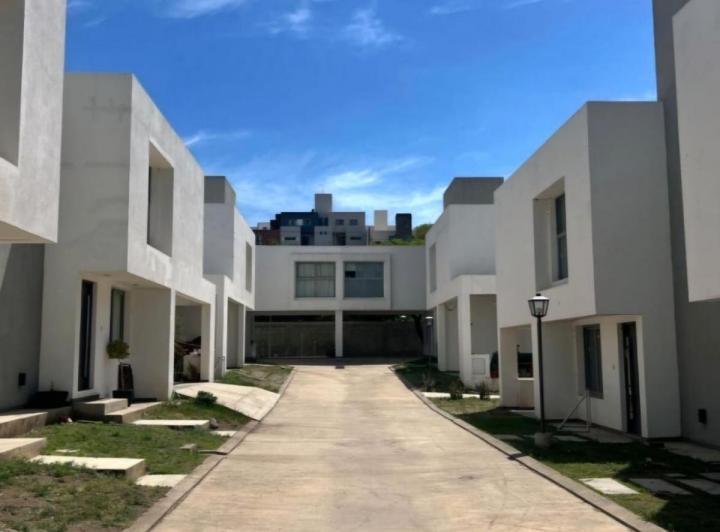 Departamento · 140m² · 4 Ambientes · 2 Cocheras