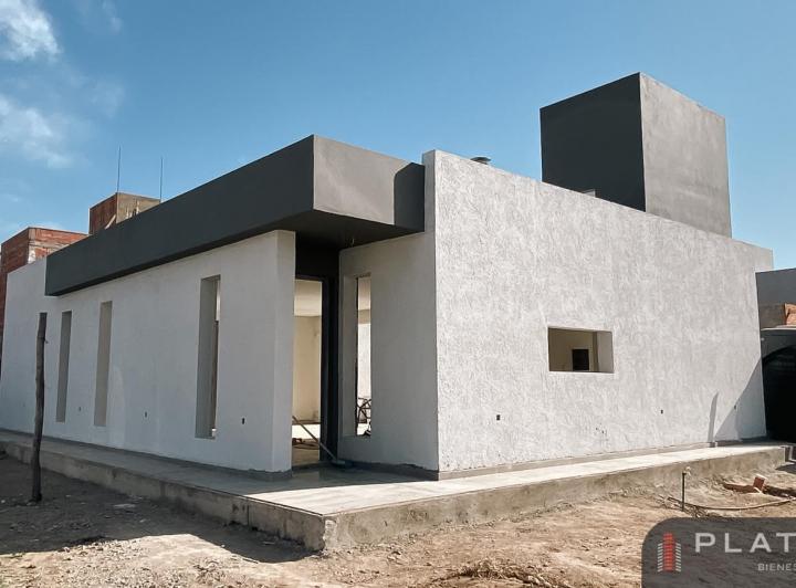 Casa · 96m² · 3 Ambientes · 2 Cocheras