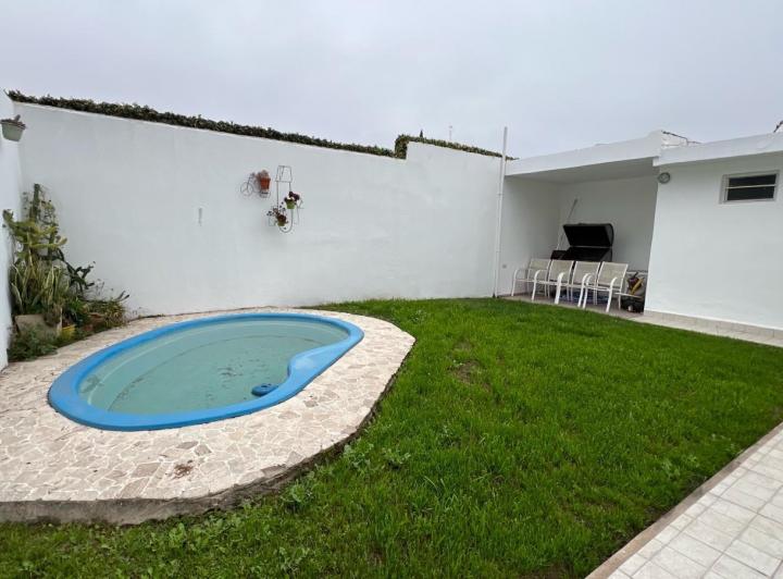 Casa · 185m² · 3 Ambientes · 4 Cocheras