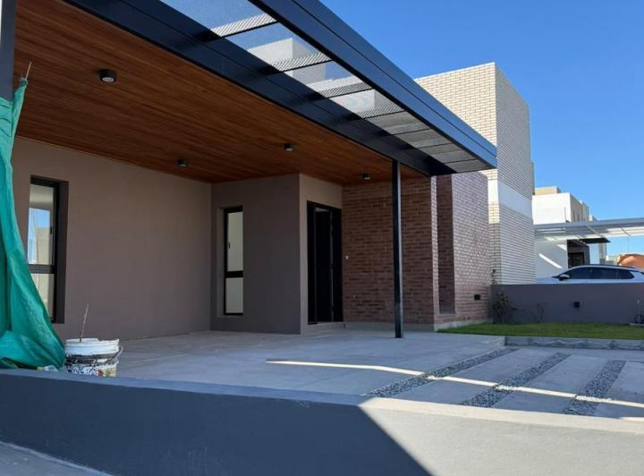 Casa · 159m² · 5 Ambientes · 2 Cocheras