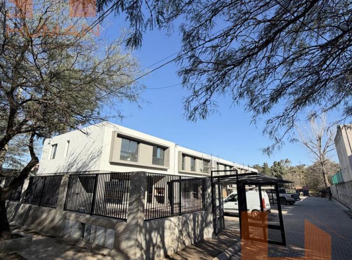 Casa · 150m² · 4 Ambientes · 2 Cocheras
