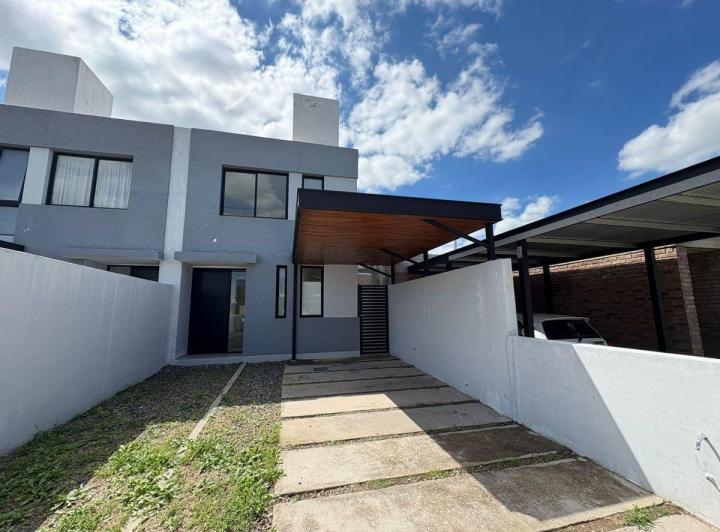 Casa · 120m² · 5 Ambientes · 1 Cochera