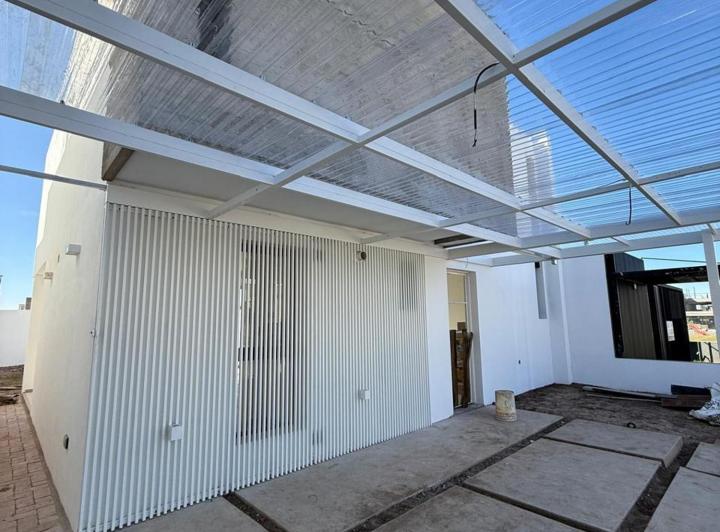 Casa · 129m² · 4 Ambientes · 2 Cocheras