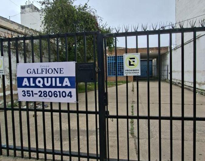 Bodega-Galpón · 450m² · 5 Ambientes · 5 Cocheras