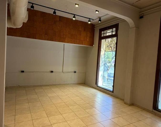 Local comercial · 240m²