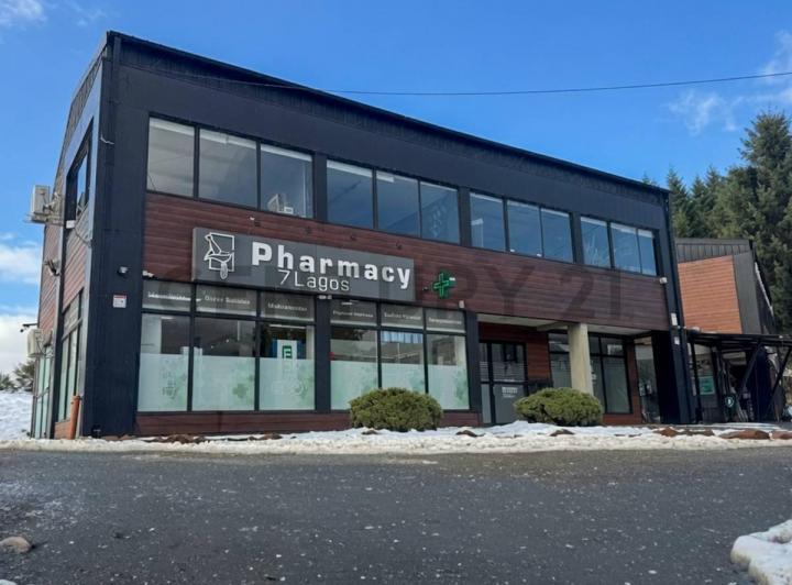 Fondo de comercio · 77m² · 2 Ambientes · 5 Cocheras