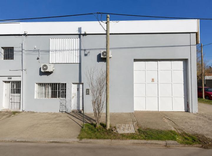 Bodega-Galpón · 300m² · 5 Ambientes
