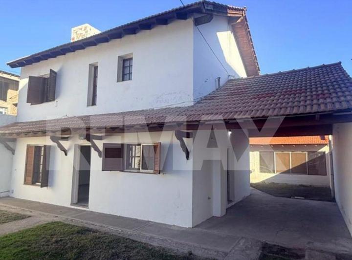 Casa · 158m² · 5 Ambientes · 1 Cochera