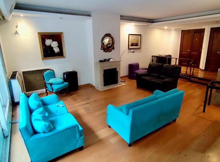 Departamento · 200m² · 5 Ambientes · 1 Cochera