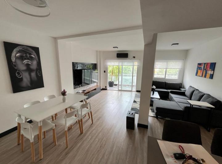 Departamento · 80m² · 4 Ambientes