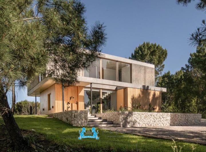 Casa · 200m² · 5 Ambientes