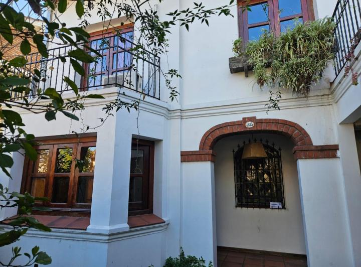 Casa · 220m² · 5 Ambientes · 1 Cochera