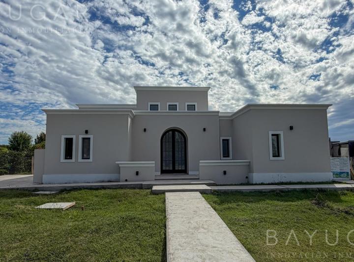 Casa · 170m² · 5 Ambientes · 4 Cocheras