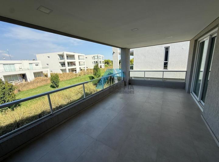 Casa · 83m² · 3 Ambientes