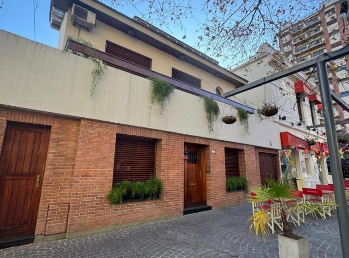 Casa · 209m² · 4 Ambientes · 1 Cochera