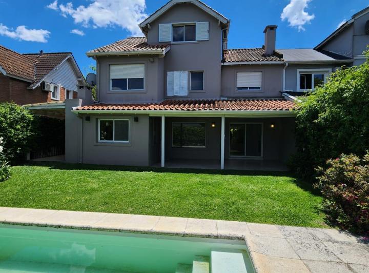Casa · 290m² · 6 Ambientes