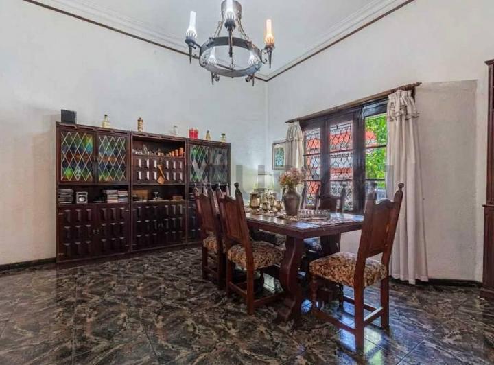 Casa · 205m² · 4 Ambientes · 1 Cochera