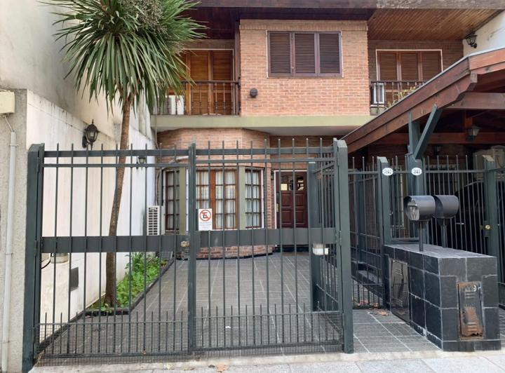 Casa · 98m² · 4 Ambientes · 1 Cochera