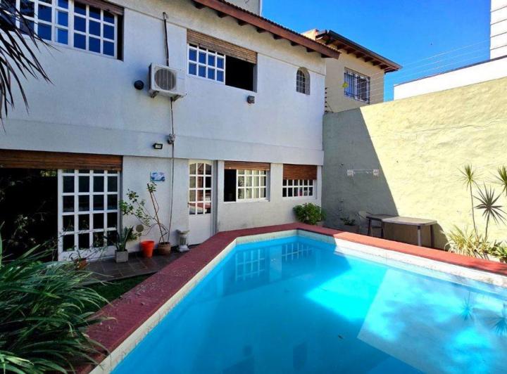 Casa · 202m² · 4 Ambientes · 1 Cochera
