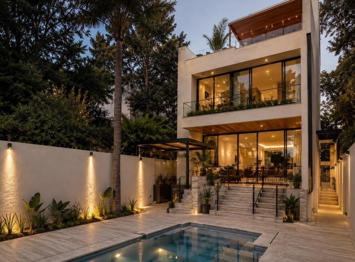 Casa · 700m² · 7 Ambientes · 3 Cocheras