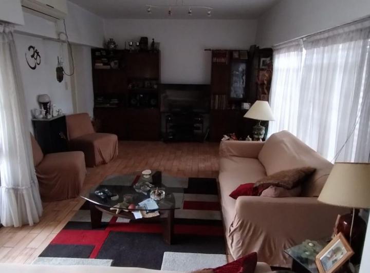 Casa · 195m² · 4 Ambientes · 1 Cochera