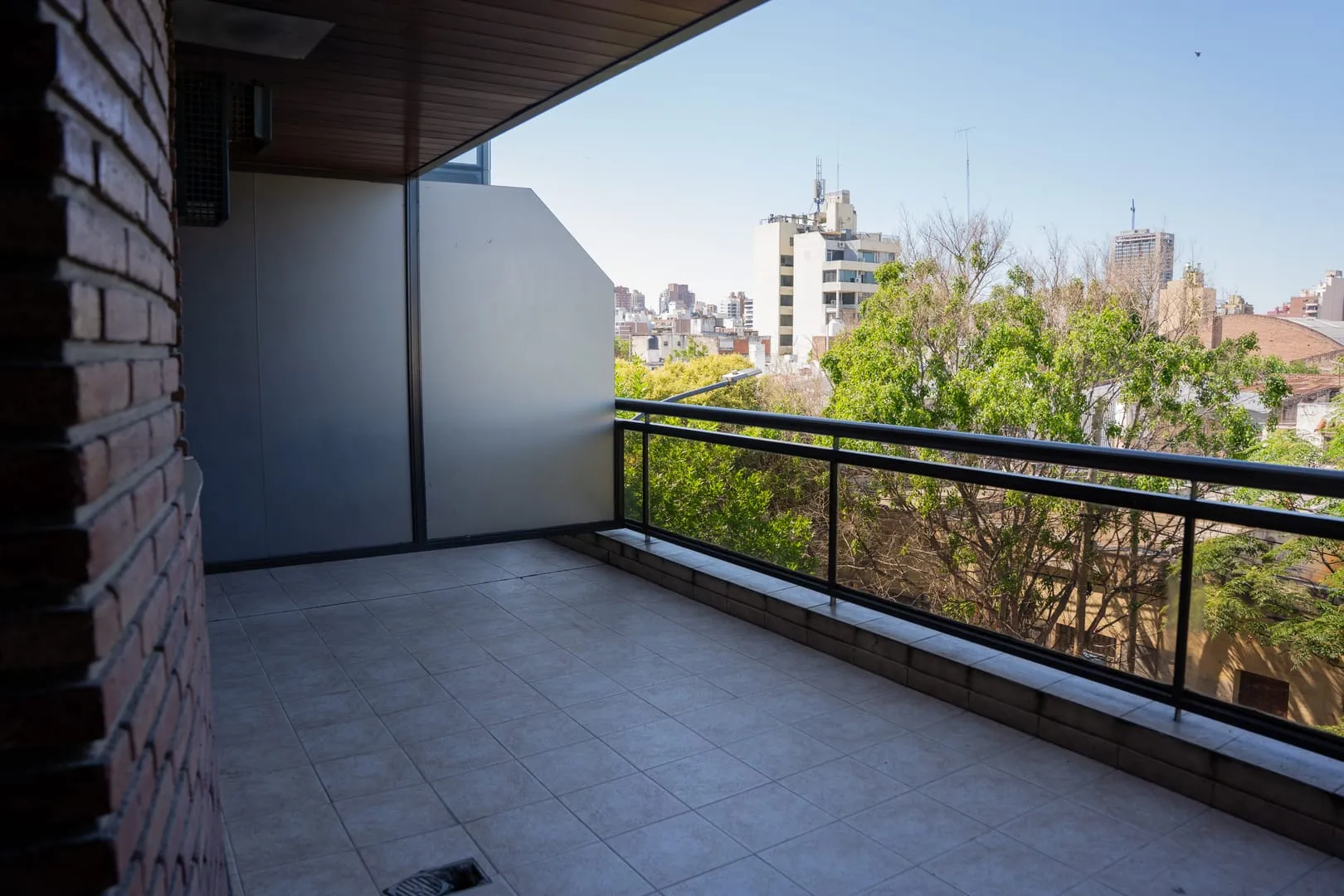 1 DORMITORIO AMOBLADO PILETA / POSIBILIDAD DE COHERA