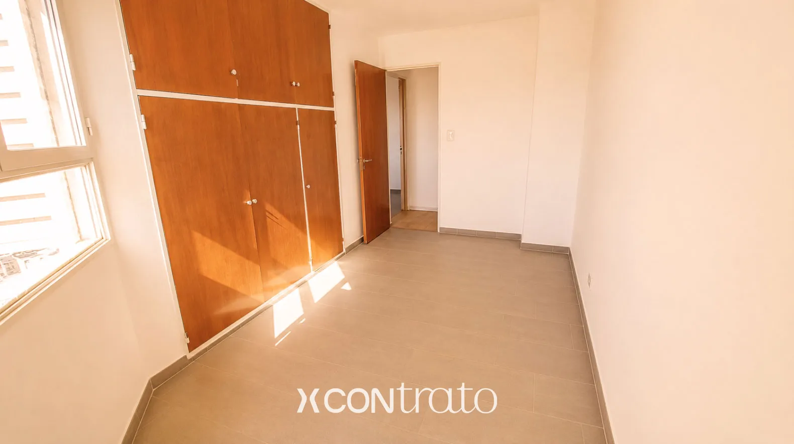 DEPARTAMENTO DE 2 DORMITORIOS CON COCHERA - Balcón – AV. PUEYRREDÓN AL 600