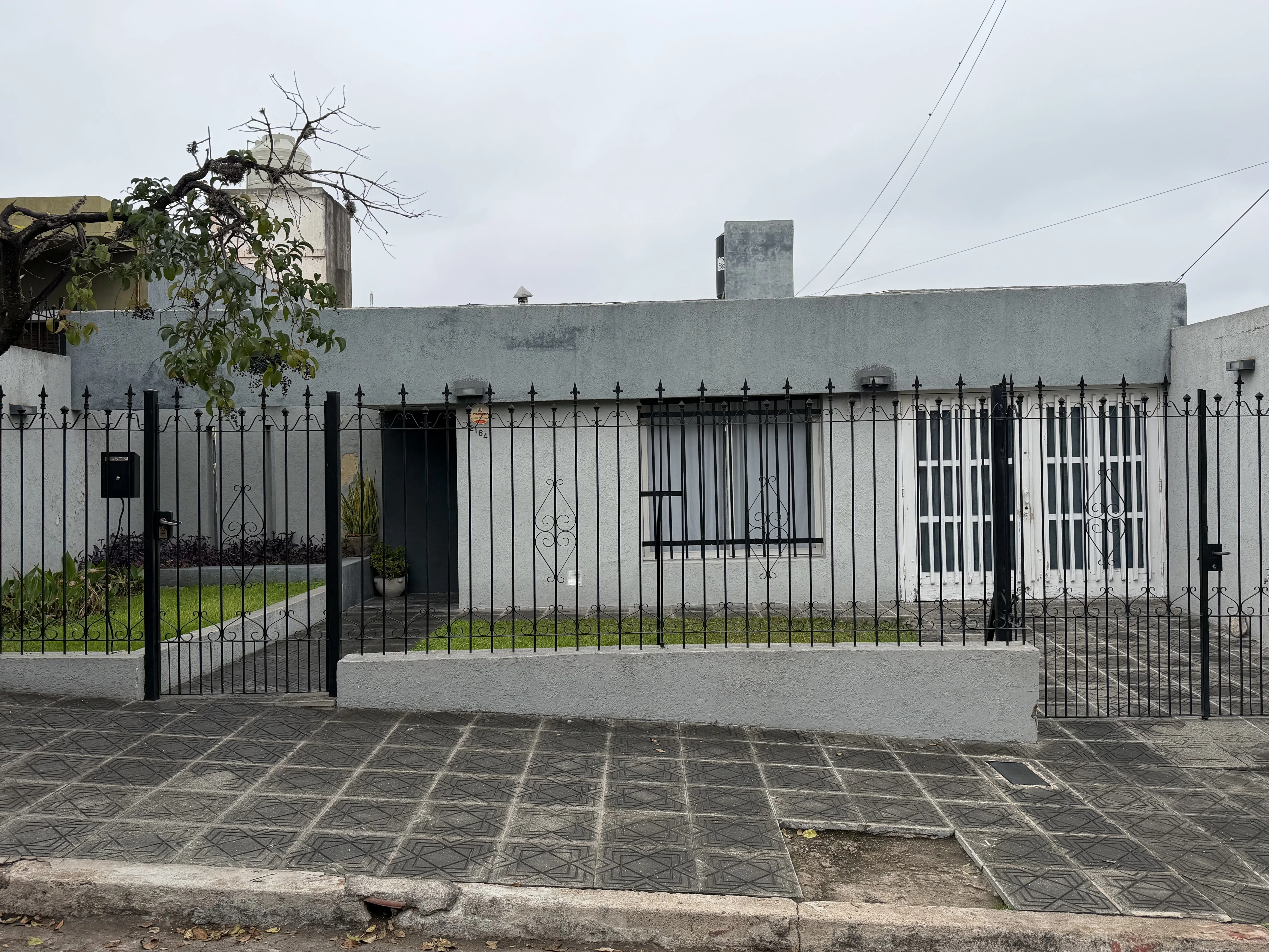 Vendo Casa de 3 Dorm. C/cochera. Villa Cabrera