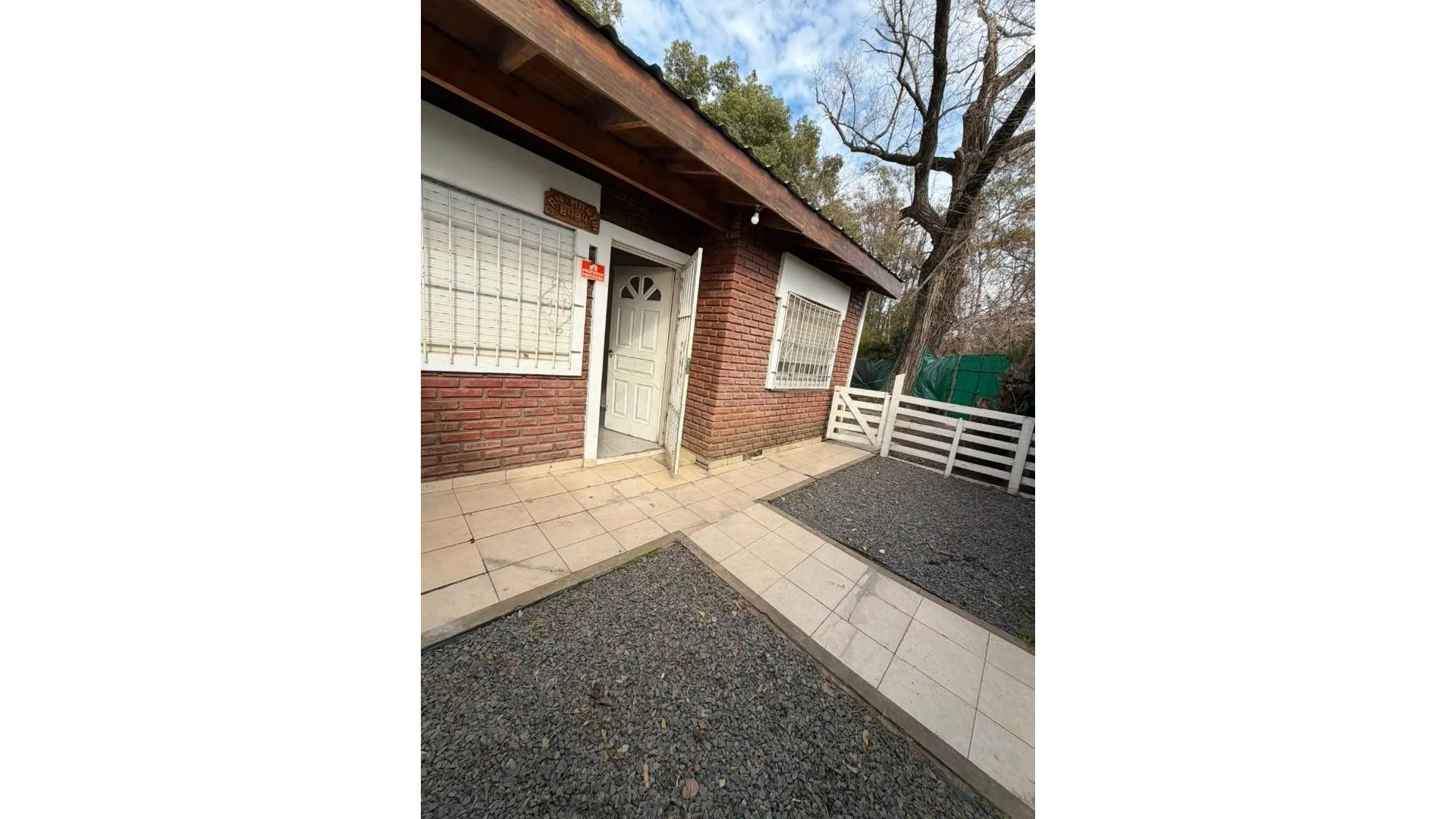 Casa en venta a cuadras de la estación