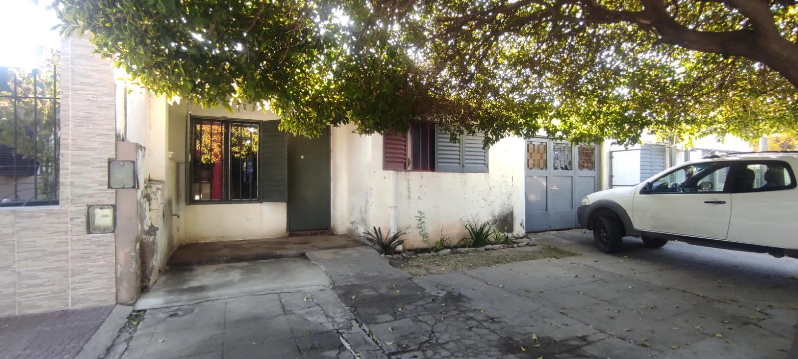CASA EN VENTA  -  3 UNIDADES -