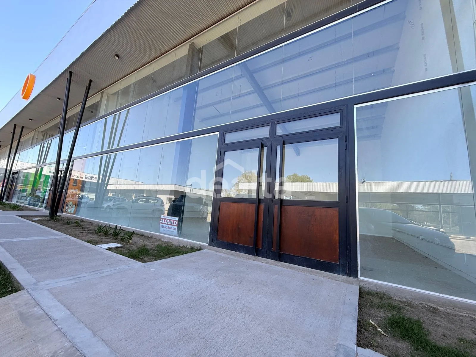 Local Comercial en Punto Lago. Disp en sep
