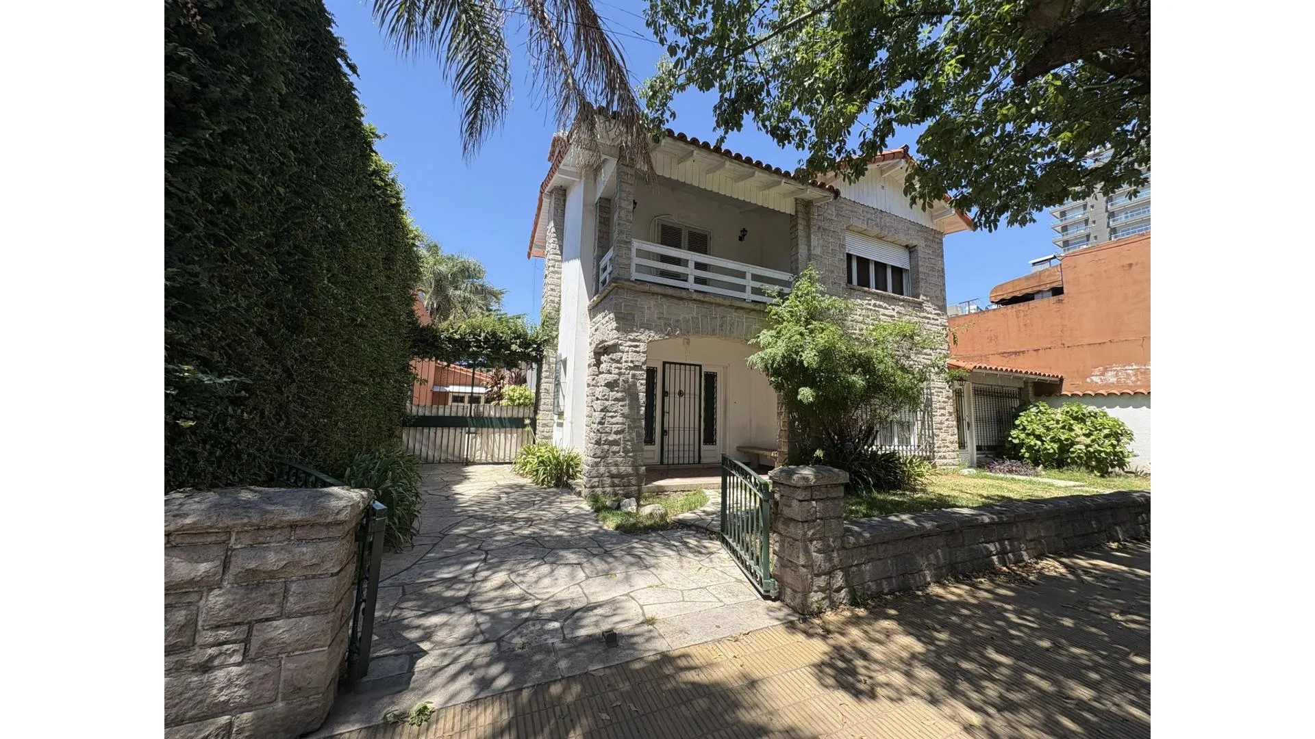 CASA EN EXCELENTE ZONA OPORTUNIDAD!!!!!