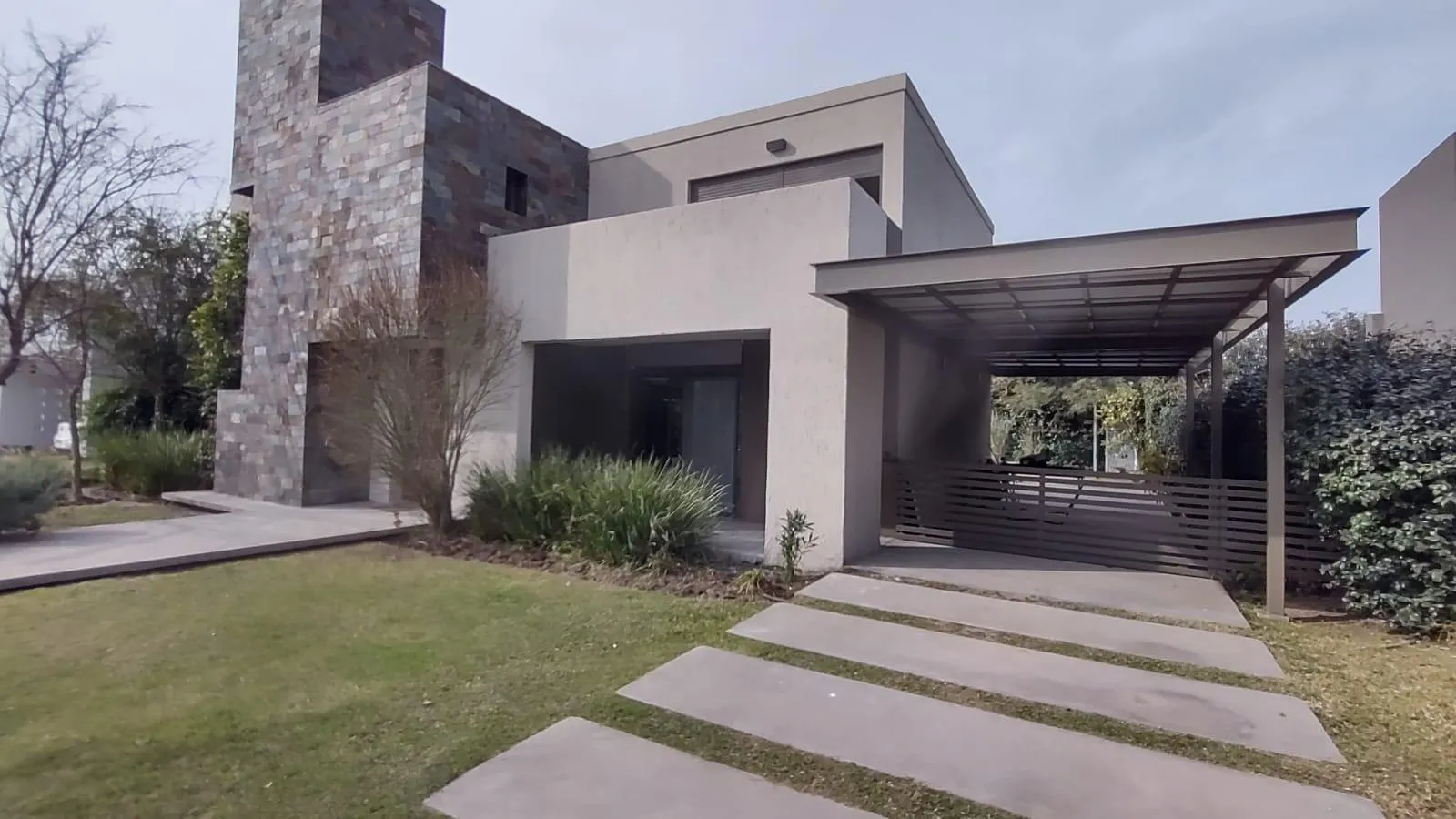 Excelente Casa en Alquiler   Los Cerezos, Valle Escondido