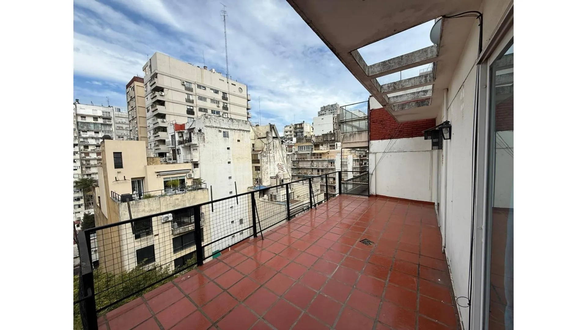 Alquiler Departamento Recoleta al Frente con Balcón Terraza