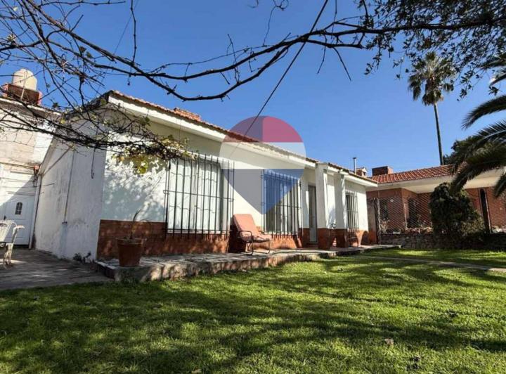 Casa · 350m² · 12 Ambientes · 3 Cocheras
