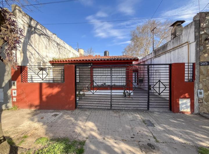 Casa · 87m² · 5 Ambientes · 1 Cochera