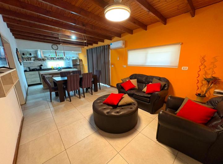 Casa · 100m² · 4 Ambientes · 1 Cochera