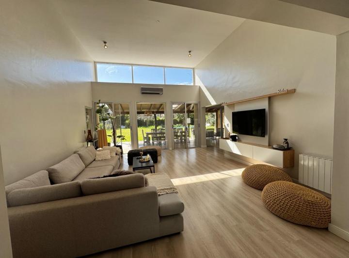 Casa · 173m² · 6 Ambientes · 3 Cocheras