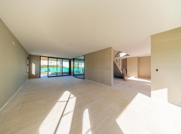 Casa · 270m² · 3 Dormitorios · 2 Cocheras