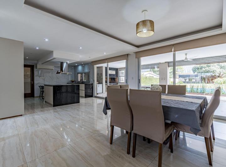 Casa · 414m² · 8 Ambientes · 2 Cocheras