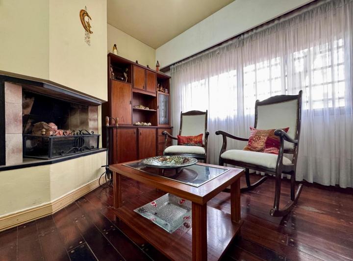 Casa · 169m² · 5 Ambientes · 1 Cochera