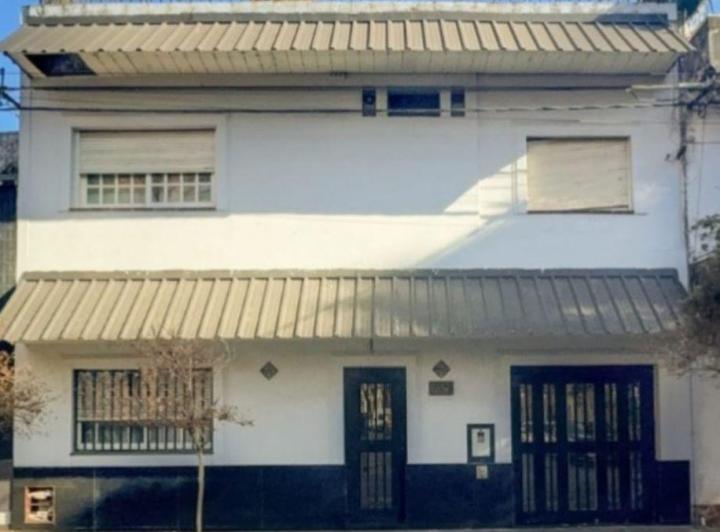 Casa · 180m² · 7 Ambientes · 1 Cochera