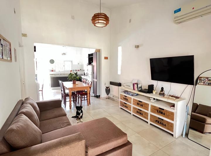 Casa · 128m² · 5 Ambientes · 2 Cocheras